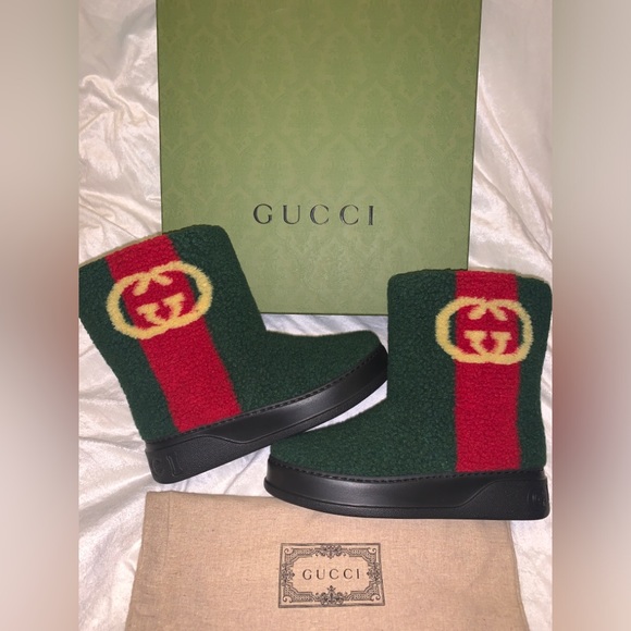 Gucci Shoes - GUCCI AUCKLAND INTERLOCK FURRY BOOTS